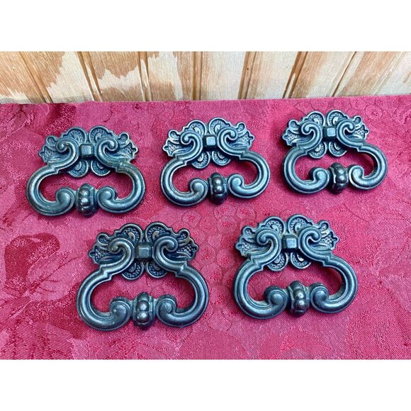 Elegant Vintage Black Cast Iron Drawer Pulls With Ornate Design - Set Of 5 - Picture 1 of 10